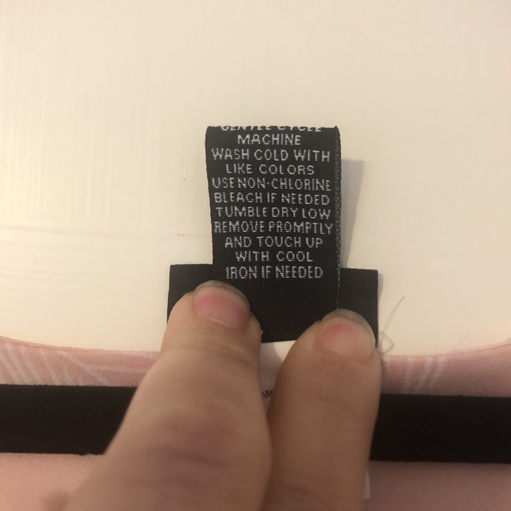 🎉HP🎉 Torrid sheer pink sharkbite top, size 0X. - Picture 4 of 6